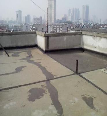 台儿庄漏水维修 楼顶漏水是什么原因，楼顶漏水维修方法是什么?